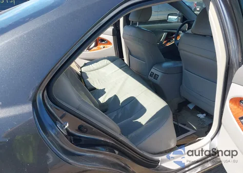 2010 Toyota Camry Xle V6 z USA, uszkodzony, nr VIN 4T1BK3EK2AU106079